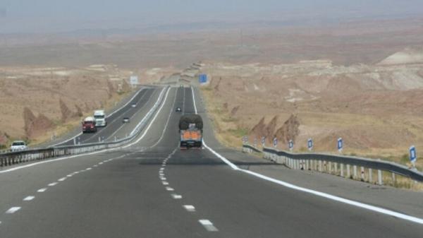 بازگشایی و اصلاح جهت 51 کیلومتر از محورهای روستایی شهرستان میرجاوه